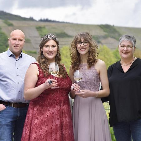 Готель Weingut Weich Riol Екстер'єр фото
